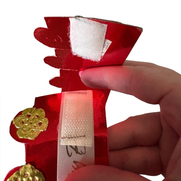 American Girl hairbrush, birthday crown, and hair care instructions - Picture 4 of 5